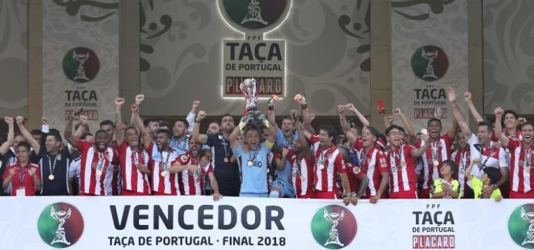 Aves bate Sporting, conquista Taça de Portugal pela primeira vez e agrava crise em Alvalade