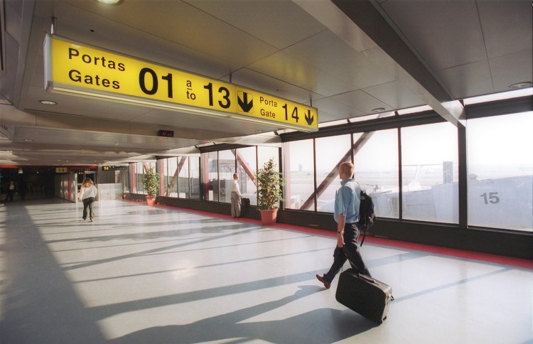 Lisboa: Bruxelas exige taxas aeroportuárias para residentes