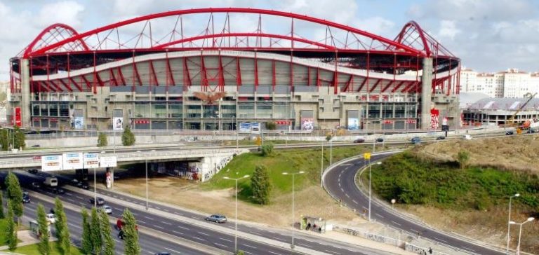 Tribunal Arbitral do Desporto mantém jogo à porta fechada na Luz, Benfica recorre