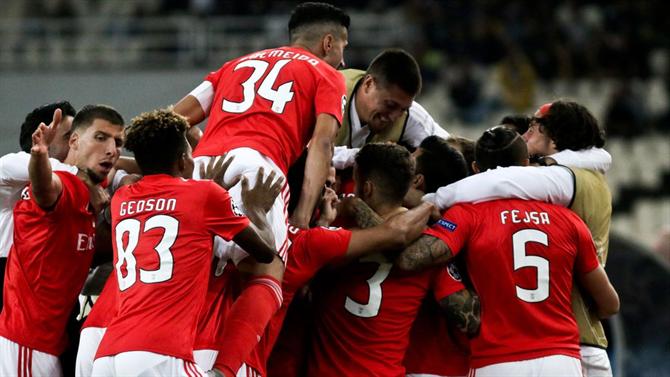 Benfica reduzido a 10, vence em Atenas com golo de Alfa Semedo
