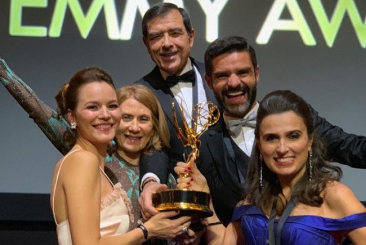 Marcelo Rebelo de Sousa felicita equipa da telenovela « Ouro Verde » por vitória nos Emmy