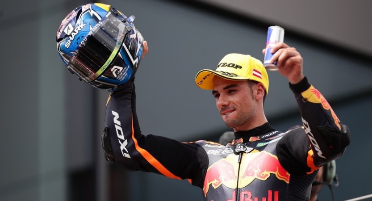 Miguel Oliveira despede-se da Moto2 com vitória em Valência e título de equipas
