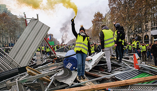 Violência, confusão e cenas de caos em Paris