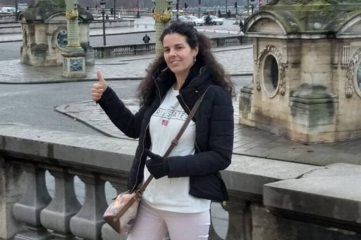 Laura, a espanhola que morreu na explosão de uma padaria em Paris. Viagem surpresa foi oferecida pelo marido