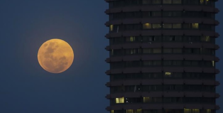 Lua vai estar na segunda-feira tapada pela sombra da Terra e aparentemente maior