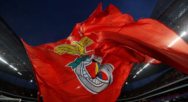 Direção do Benfica diz estar “firmemente determinada” em defender o clube