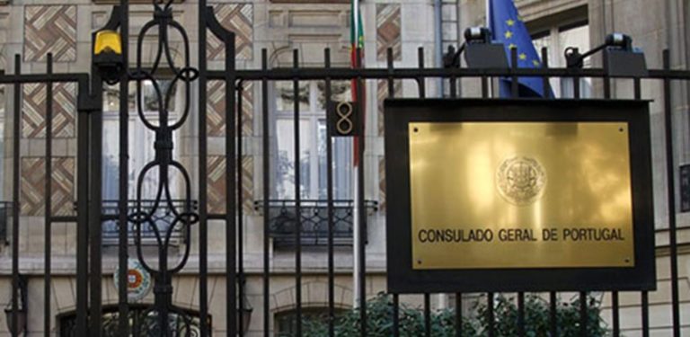 Consulado Portugal Paris. Aberto concurso para admissão de 5 funcionários. Até ao fim do mês