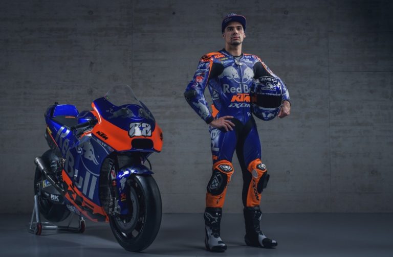 Miguel Oliveira `veste` de azul e laranja na estreia em MotoGP