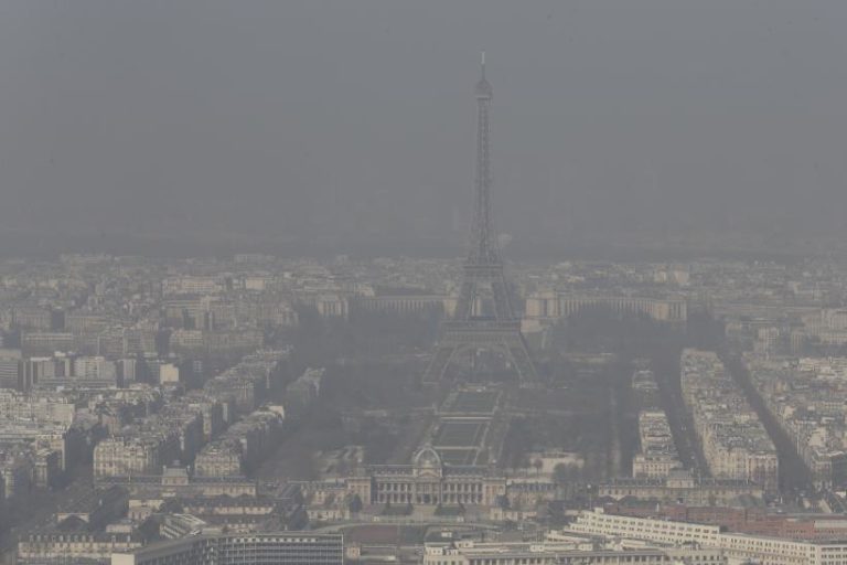 Paris: em 2019 já há mais dias de poluição do que em todo 2018. Circulação automóvel limitada