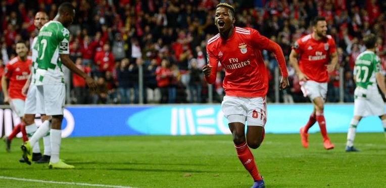 Benfica goleia Moreirense e mantém liderança em igualdade com FC Porto