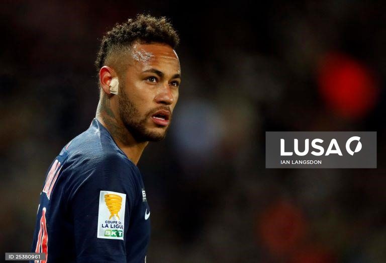 Fisco espanhol investiga futebolista brasileiro Neymar
