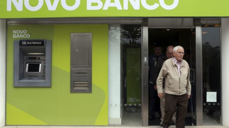 Novo Banco: solução para emigrantes lesados do BES receberem 47% dos investimentos?