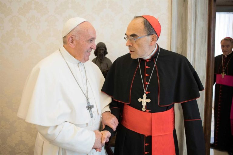 Papa recusa renúncia do cardeal francês Philippe Barbarin