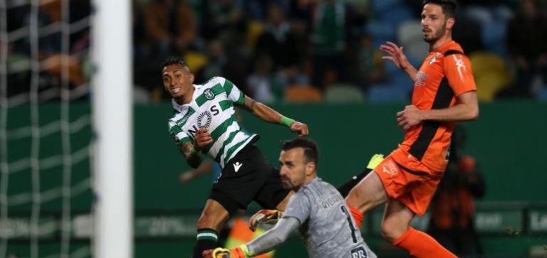 Sporting vence Portimonense (3-1) e continua a três pontos do Braga na I Liga