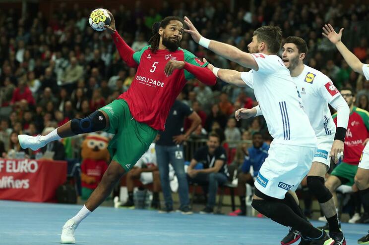 Qualificação Euro2020. Portugal vence França em andebol por 33-27