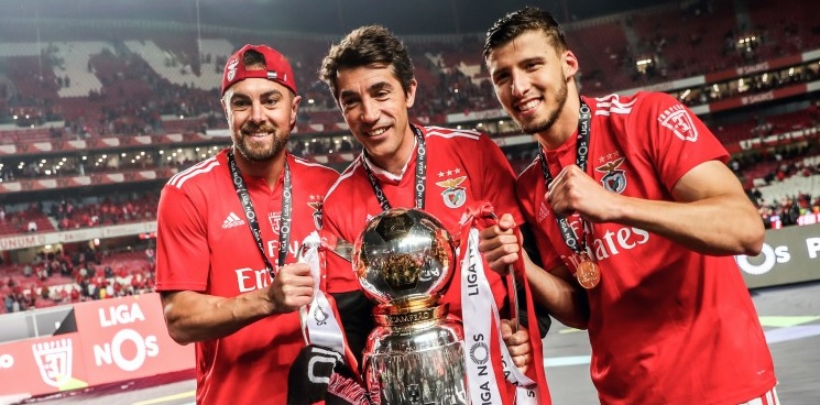 Benfica ‘cilindra’ Santa Clara na conquista do 37º título nacional