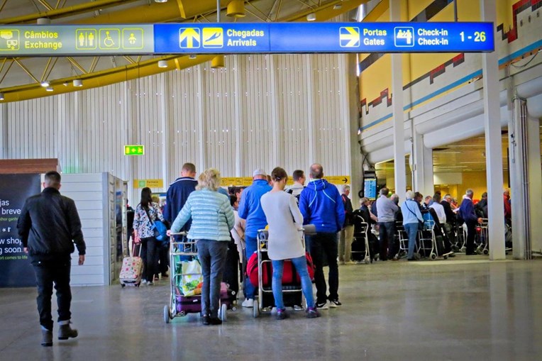 PSD pede « urgência » para controlar epidemia em Lisboa e mais controlo nos aeroportos