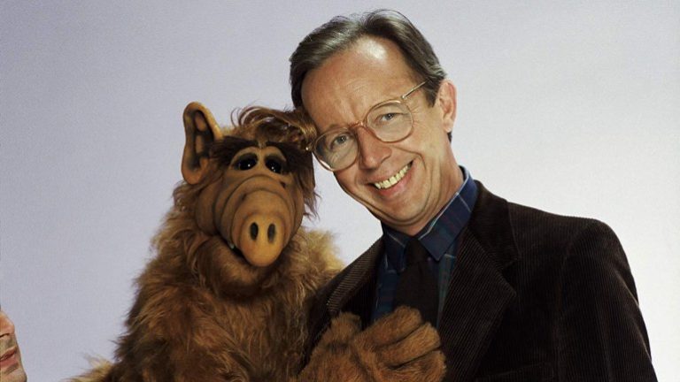 Morreu Max Wright, a estrela de “Alf, Uma Coisa do Outro Mundo”