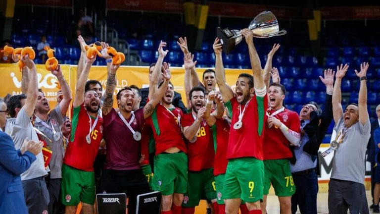 PR Marcelo felicita hoquistas portugueses campeões do Mundo. E convida-os para irem a Belém