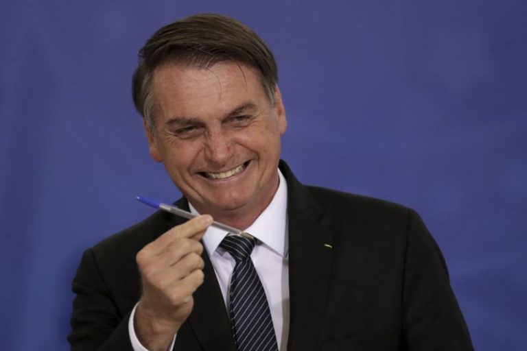 Jair Bolsonaro regressou ao Brasil três meses depois de ter ido para os Estados Unidos