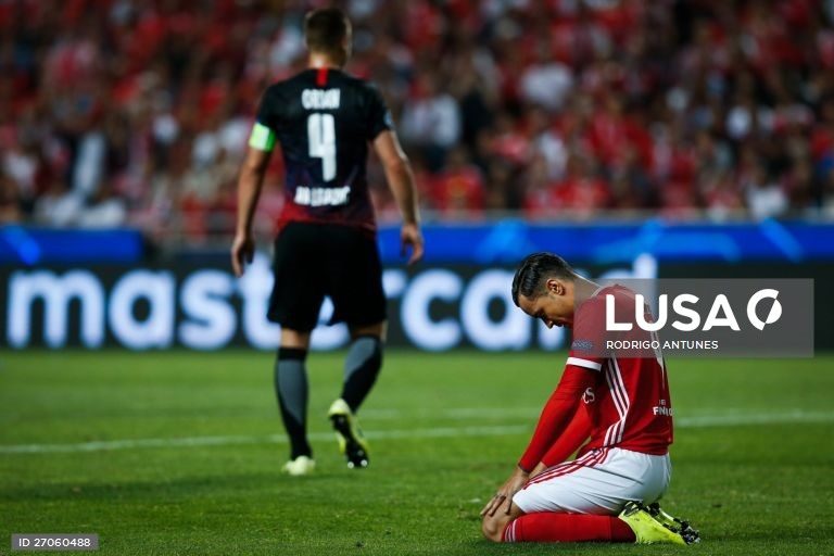 Benfica perde com o Leipzig (2-1) no arranque da Liga dos Campeões