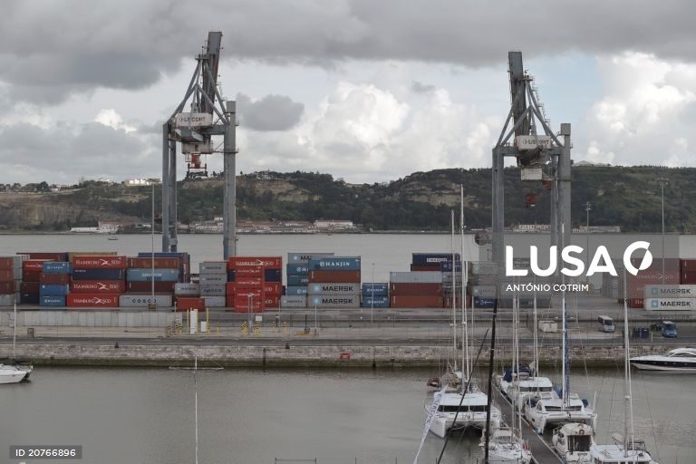 Exportações sobem 1,3% e importações aumentam 7,9% em julho
