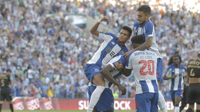 FC Porto vence na receção ao Vitória de Guimarães (3-0) e sobe a segundo