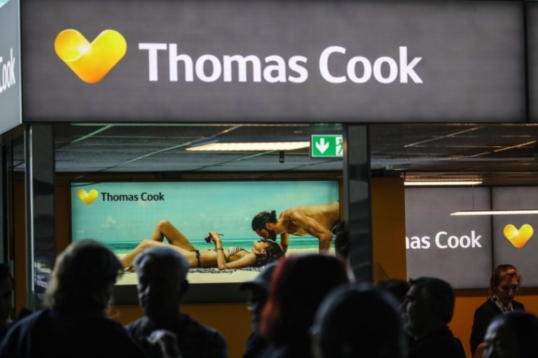 Thomas Cook anuncia falência e obriga a repatriar 600 mil turistas
