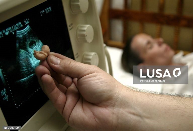 Há muitos médicos a fazer ecografias na gravidez sem a devida competência – perito