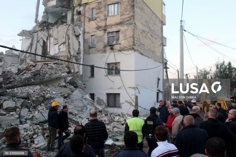 Pelo menos seis mortos e 300 feridos em sismo na Albânia