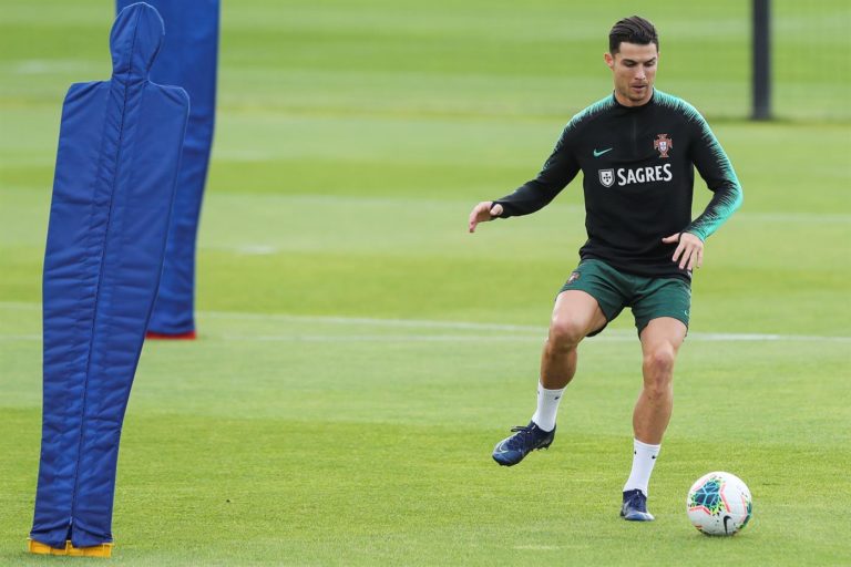 Euro2020. Ronaldo sem limitações no primeiro treino de Portugal