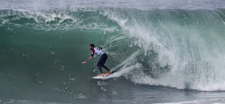 Frederico Morais vence Hawaian Pro e regressa à elite mundial de surf em 2020