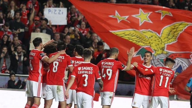Benfica soma 11ª vitória na I Liga ao golear Famalicão