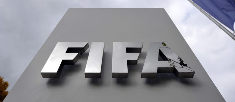 FIFA entra na justiça para recuperar os dois milhões de francos entregues a Platini