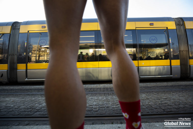 Uma viagem de Metro Sem Calças na cidade do Porto 2020