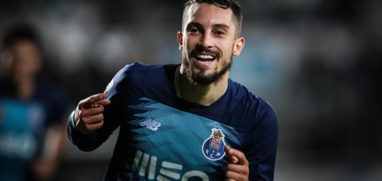 FC Porto goleia Vitória de Setúbal e mantém distância para líder Benfica