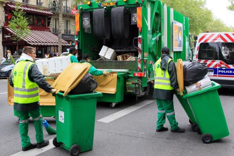 Covid-19. Governo francês quer proteger trabalhadores que fazem a recolha do lixo