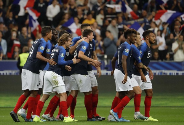 Covid-19/Vídeo. Jogadores e ‘staff’ técnico da seleção francesa agradecem e apoiam profissionais de saúde