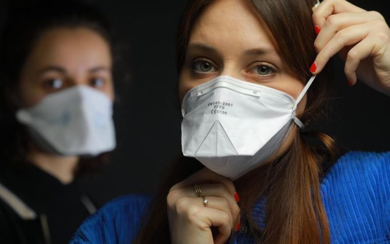 Covid-19: Portugal produz um milhão de máscaras por dia e começa a exportar – Ministro