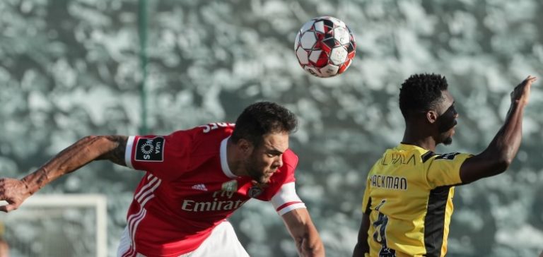 Benfica desperdiça vantagem de dois golos e empata em Portimão