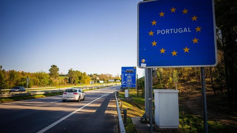 Mais de 6.100 pessoas impedidas de passar fronteiras entre Portugal e Espanha. Covid