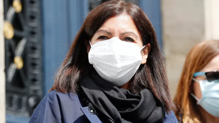 Uso de máscaras no exterior obrigatório em várias cidades francesas. Paris vai ser a próxima