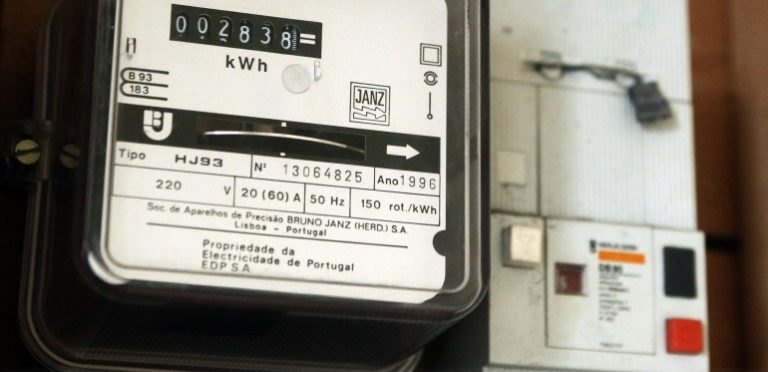 Portugal é o 4º país da UE com mais impostos na fatura elétrica doméstica – ERSE