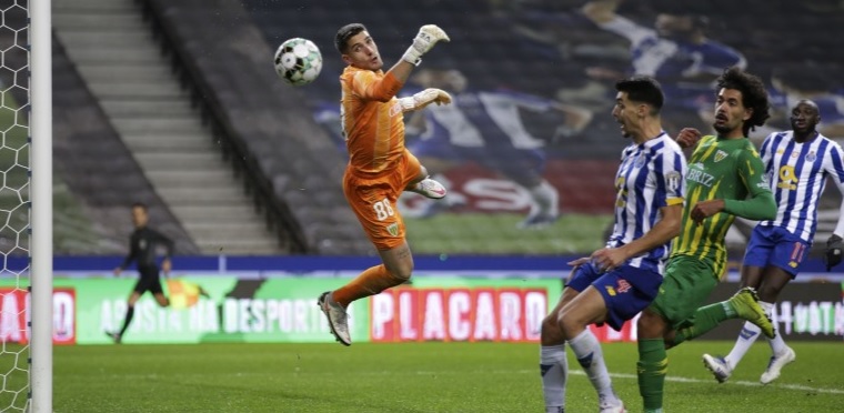 FC Porto vence Tondela e ruma aos oitavos de final da Taça