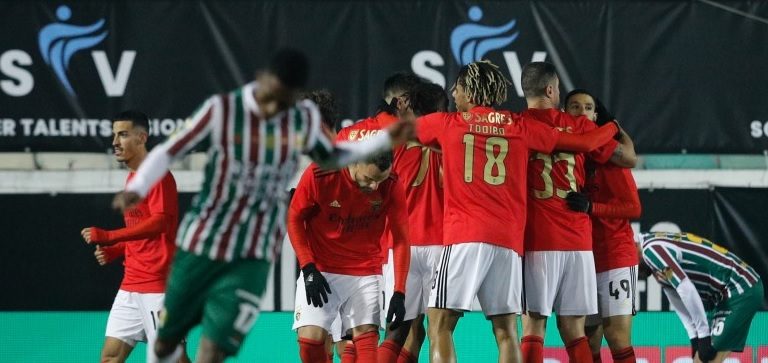 Benfica goleia Estrela da Amadora e passa aos ‘quartos’ da Taça de Portugal