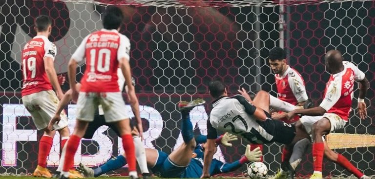 Sporting de Braga dá a volta ao resultado e vence Portimonense, Moreirense vence em Famalicão