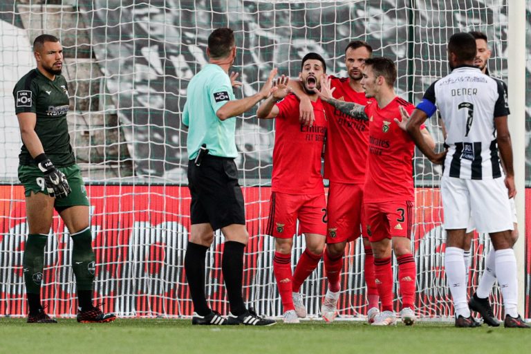 Benfica goleia em Portimão (1-5) e recupera terceiro posto