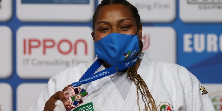 Judo/Europeus: Rochele Nunes conquista medalha de bronze em +78 kg