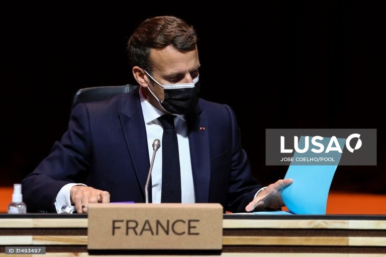 UE/Cimeira do Porto. Macron: « Prioridade não são as patentes das vacinas, é a produção »