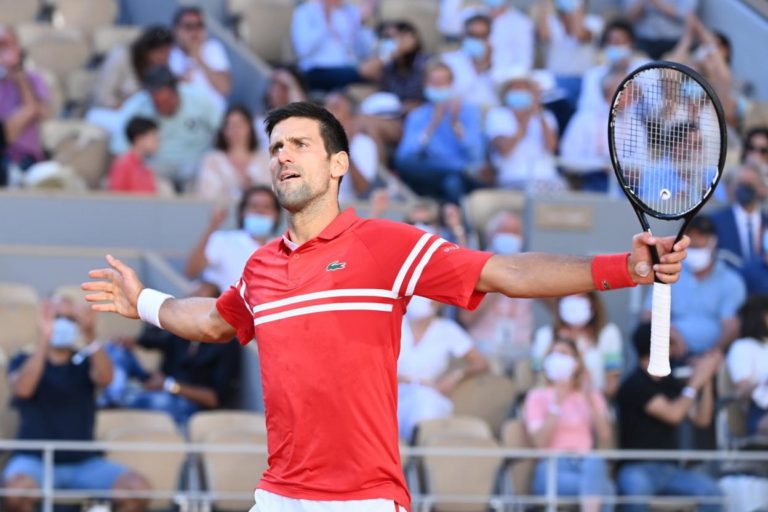 Roland Garros: Djokovic impõe-se a Tsitsipas e vence pela segunda vez em Paris